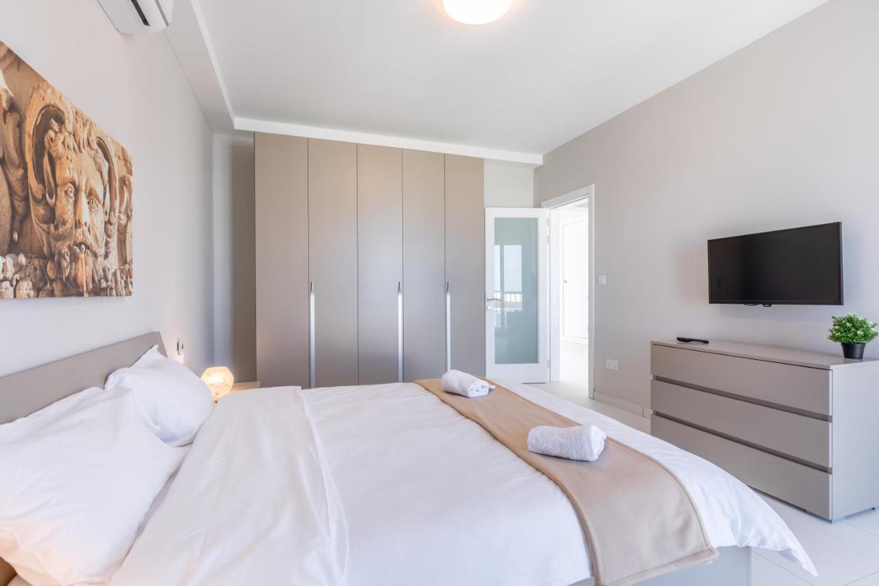 Unique Penthouse With Private Heated Jacuzzi, Close To Restaurants And Night Life Is-Swieqi Экстерьер фото